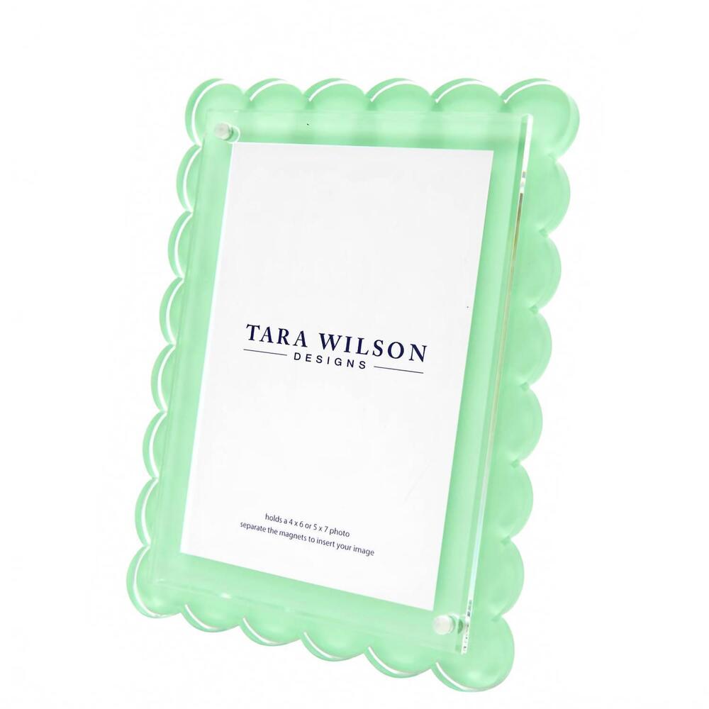 NEW TARA WILSON DESIGNS scallop acrylic picture frame in pastel green